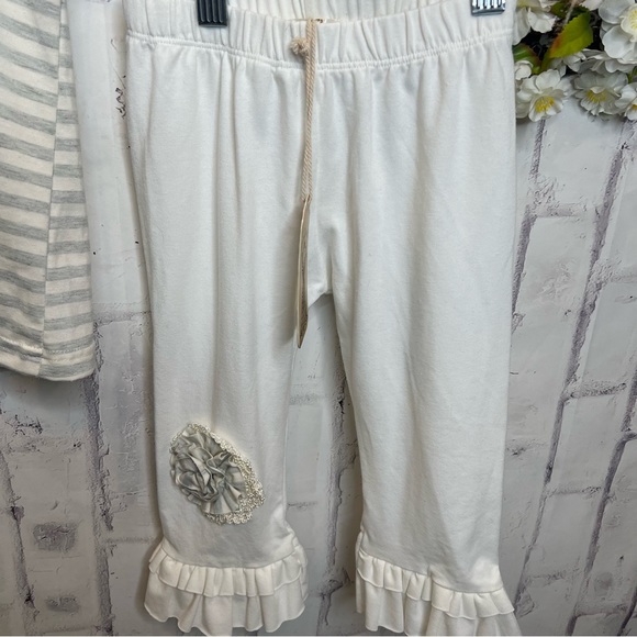 Dollcake Striped Top and flower flare bottom With Crocheted Sleeves - Picture 3 of 7